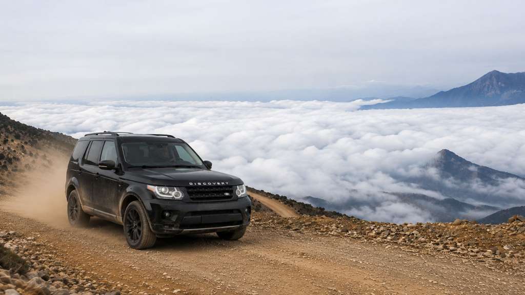 Luxury vehicle providing private transportation in Crete